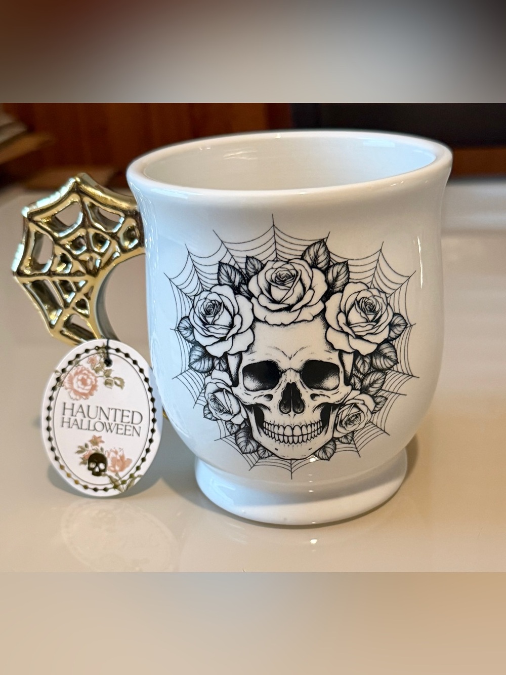 Skull & Roses Mug with Gold Spiderweb Handle - 22oz - Picture 2 of 5